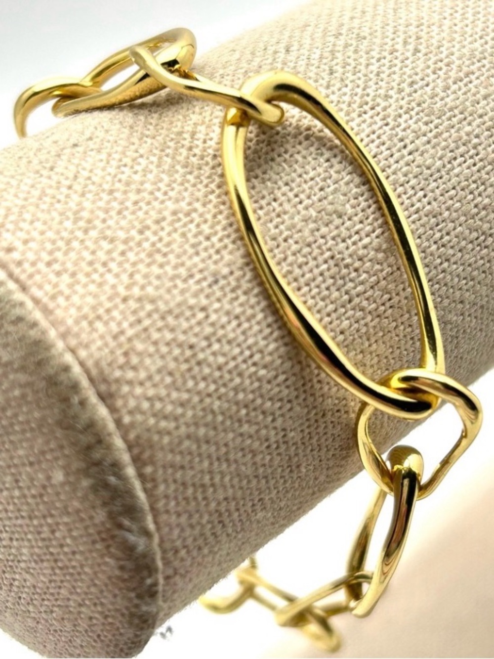 Gorjana Gold Link
Toggle Bracelet